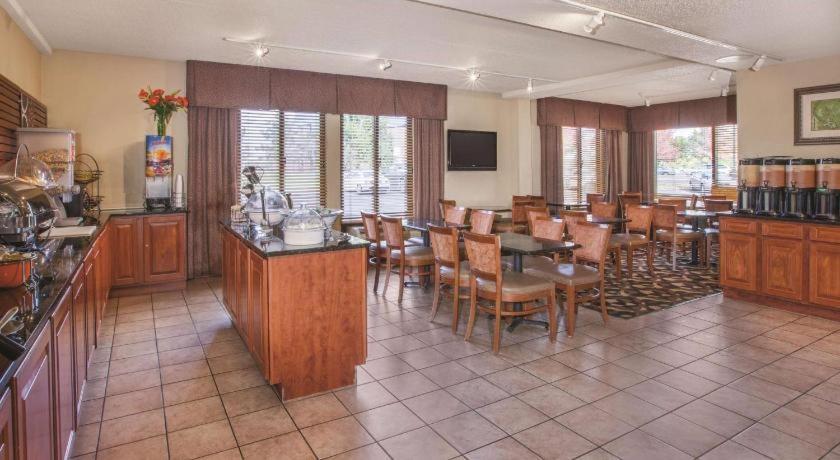 Country Inn & Suites By Radisson, Canton Near Hall Of Fame North Canton Εξωτερικό φωτογραφία