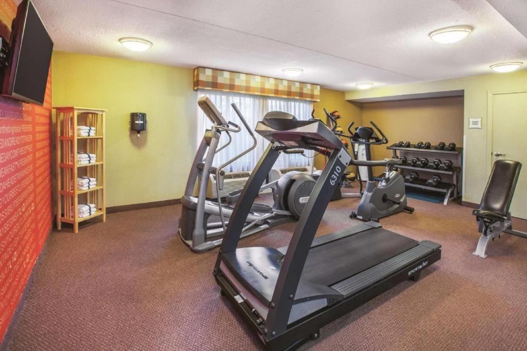 Country Inn & Suites By Radisson, Canton Near Hall Of Fame North Canton Εξωτερικό φωτογραφία
