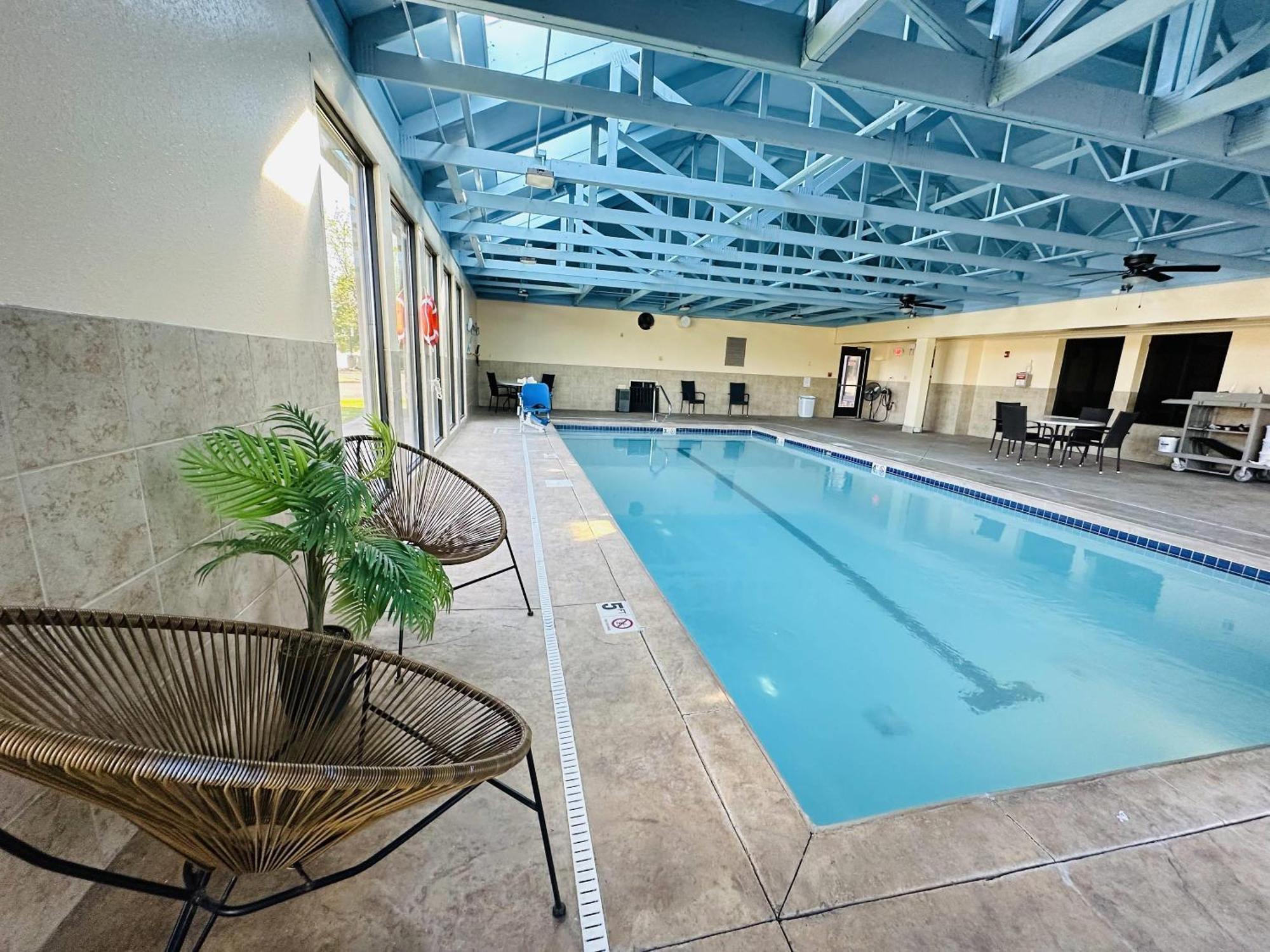 Country Inn & Suites By Radisson, Canton Near Hall Of Fame North Canton Εξωτερικό φωτογραφία
